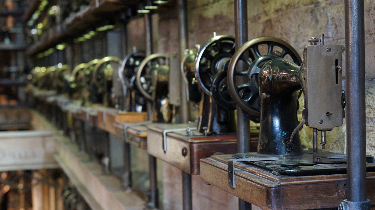 Abstract Factory Pattern: Design Patterns - Mohit Malpani